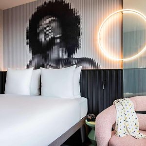 Kamer met een Queen Size Bed